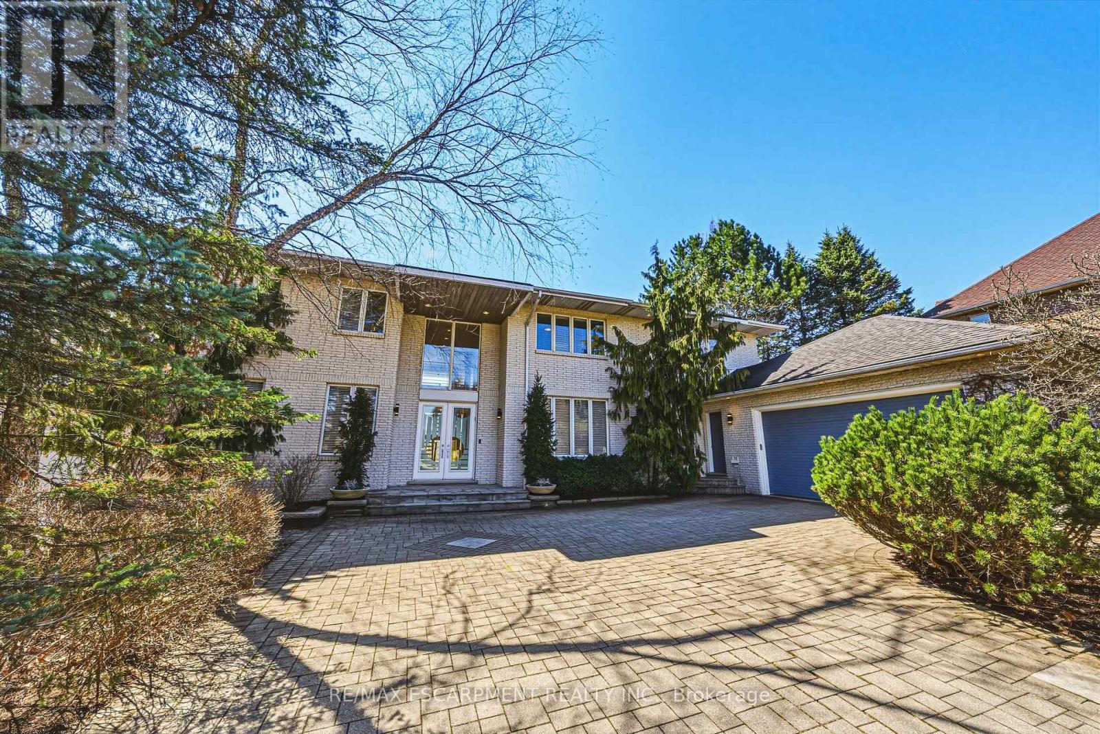 Detached at 2 ANSLOW COURT, Hamilton