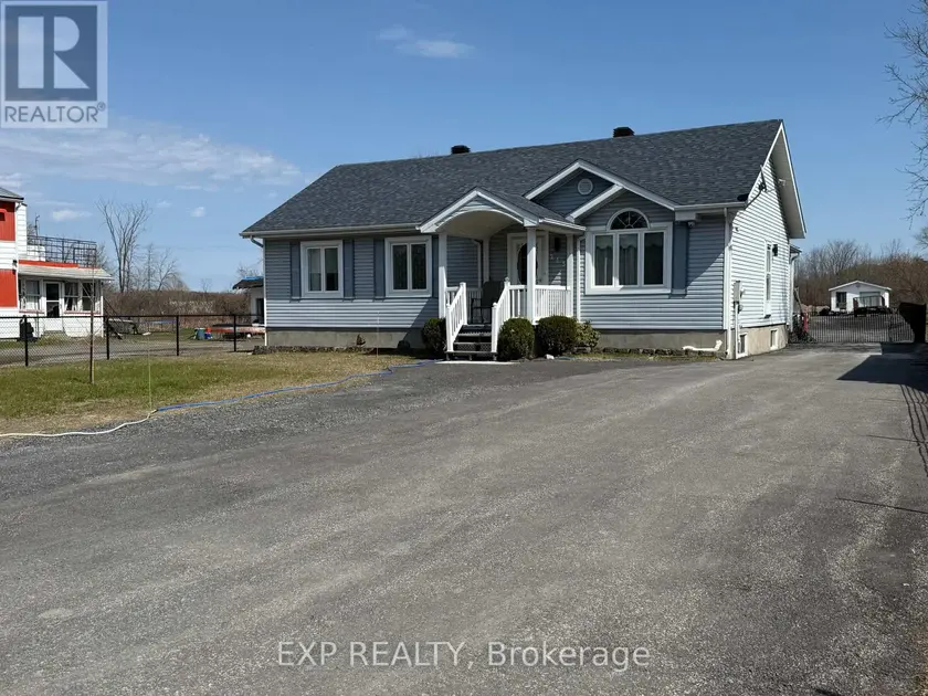 Detached at 213 LONGUEUIL STREET, Champlain