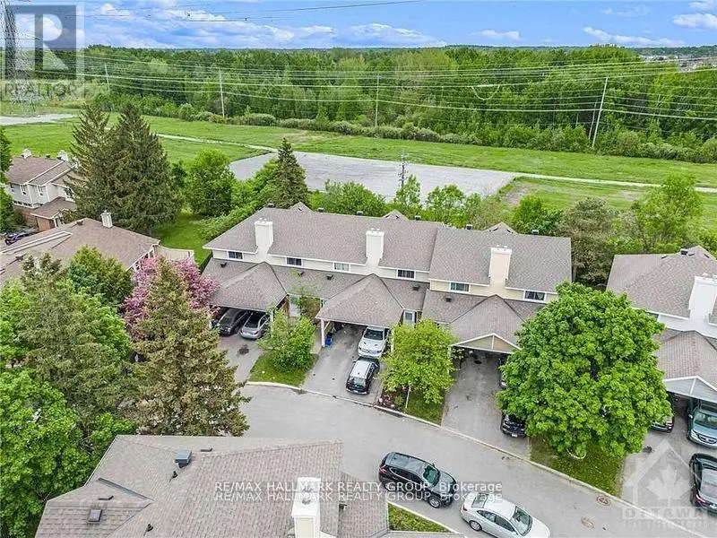 Townhouse at - - 84 PADDINGTON STREET, Ottawa