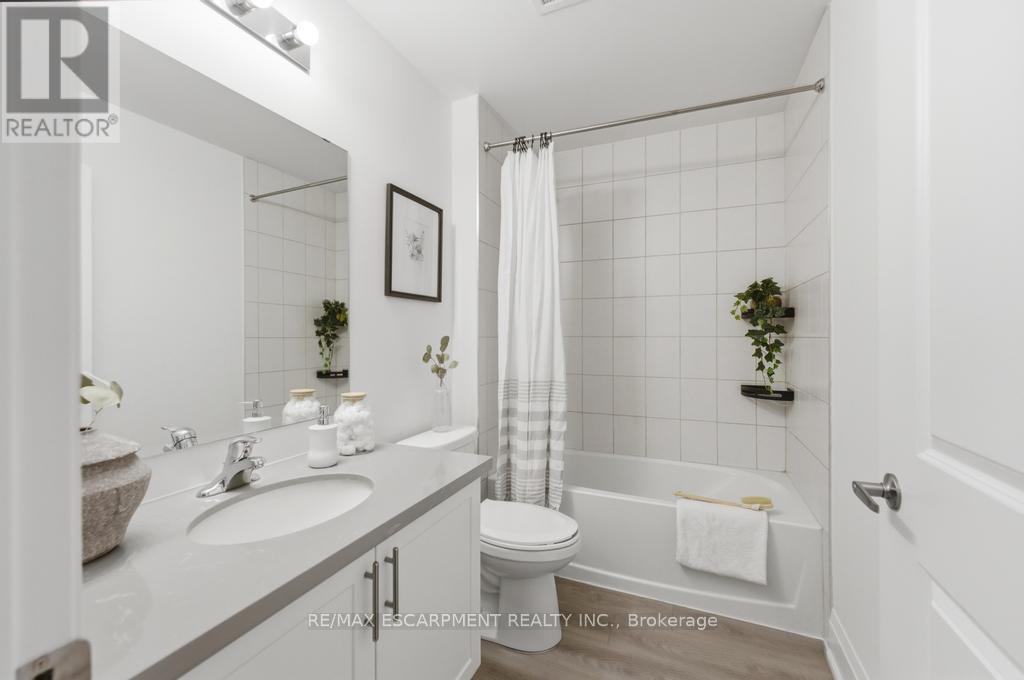 Apartment at 340 - 5055 GREENLANE ROAD, Lincoln