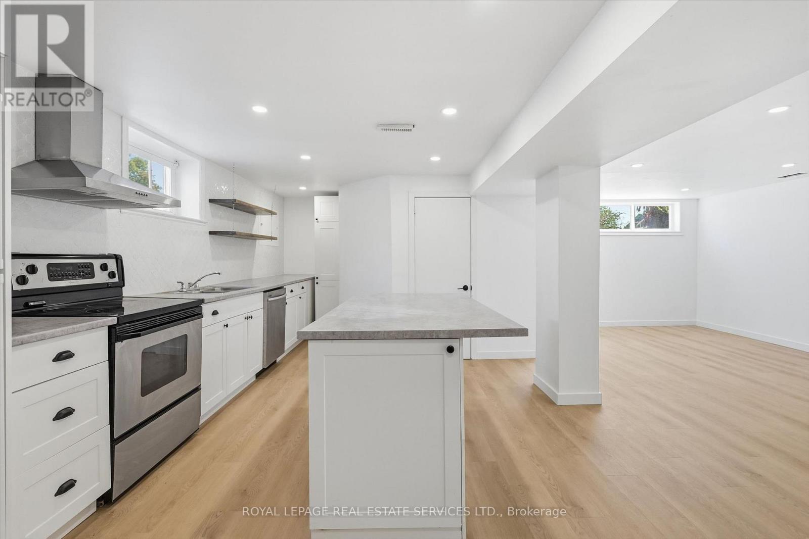 Detached at LOWER - 6 GREENING COURT, Hamilton (Dundas)
