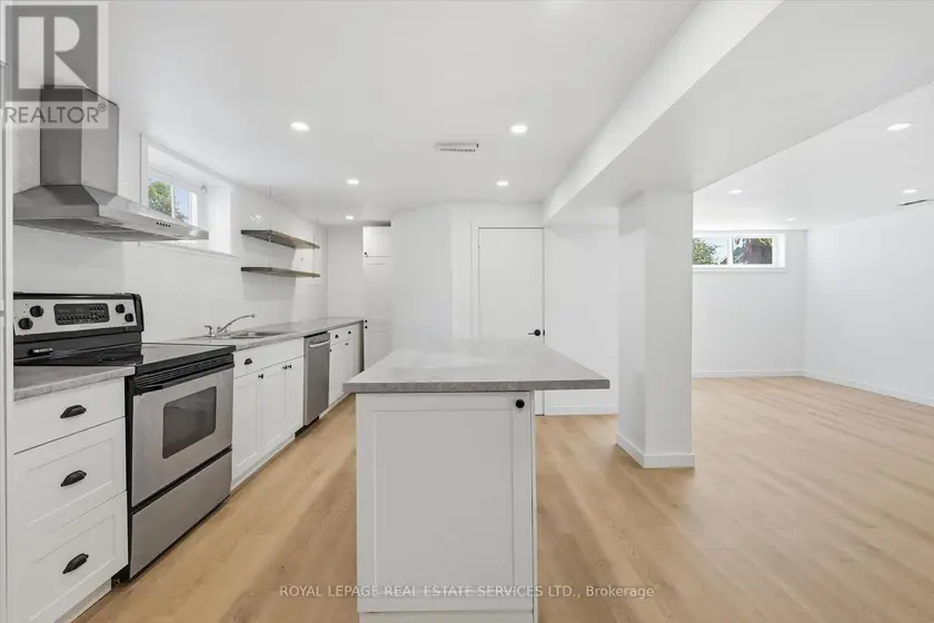 Detached at LOWER - 6 GREENING COURT, Hamilton
