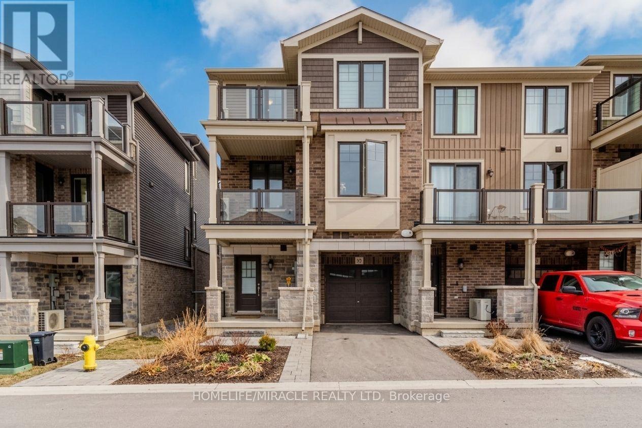 Townhouse at 92 - 10 BIRMINGHAM DRIVE, Cambridge