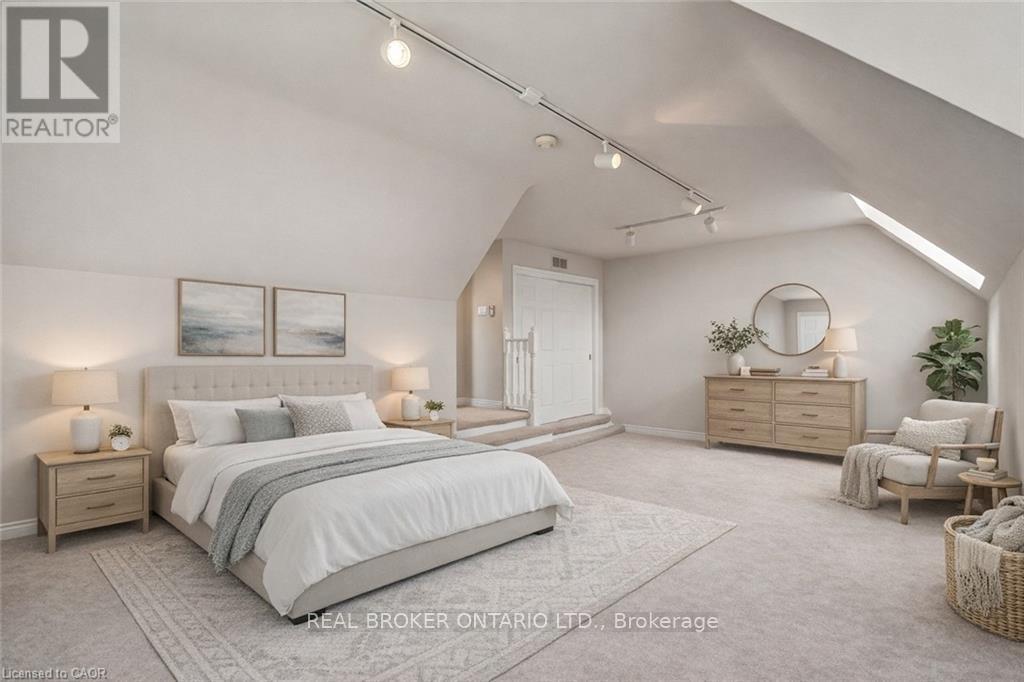 Detached at 9 FLANDERS DRIVE, Hamilton
