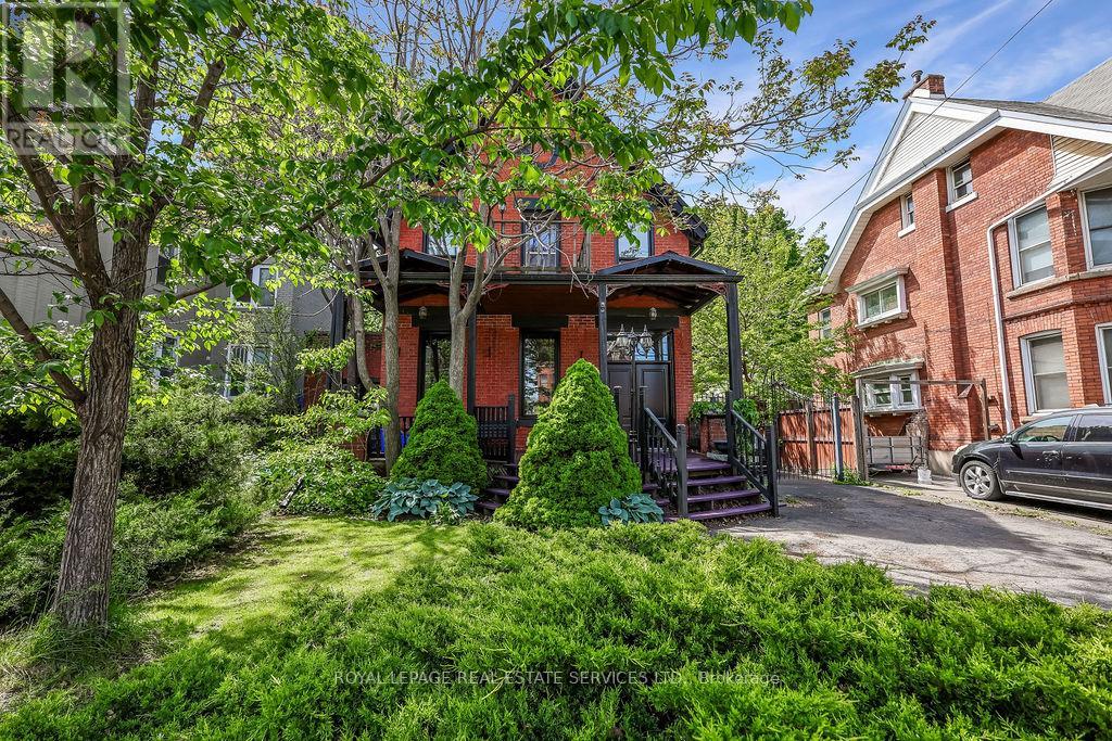 Detached at 100 WENTWORTH STREET S, Hamilton