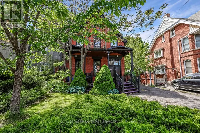 Detached at 100 WENTWORTH STREET S, Hamilton