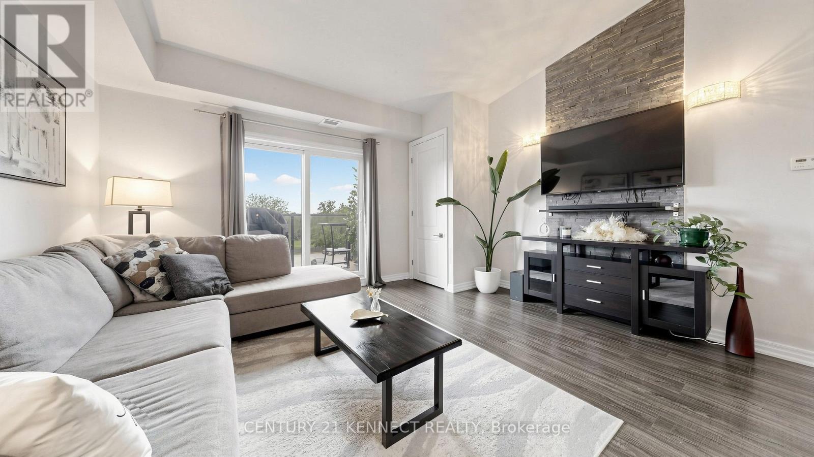 Apartment at 314 - 170 ROCKHAVEN LANE, Hamilton