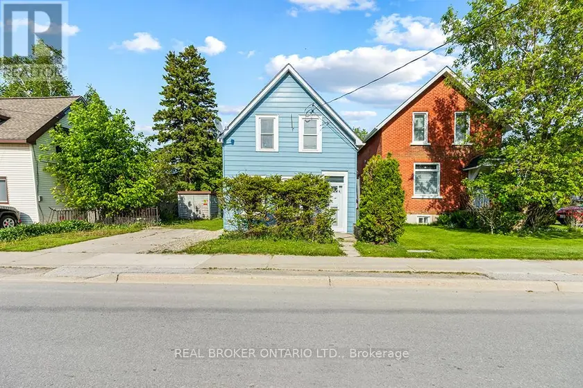 Detached at 1323 2ND AVENUE W, Owen Sound