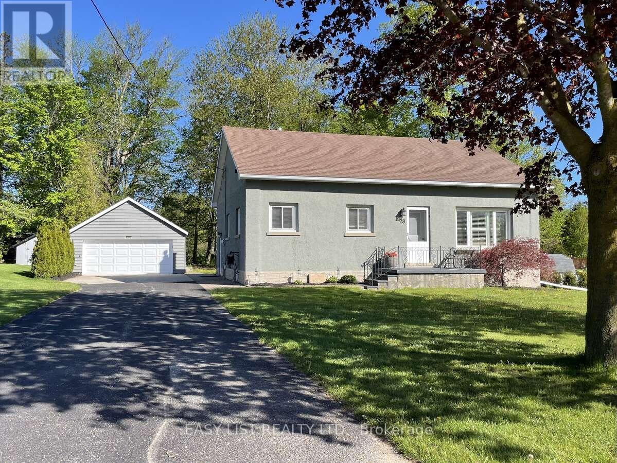 Detached at 28 PEEL STREET W, Mapleton