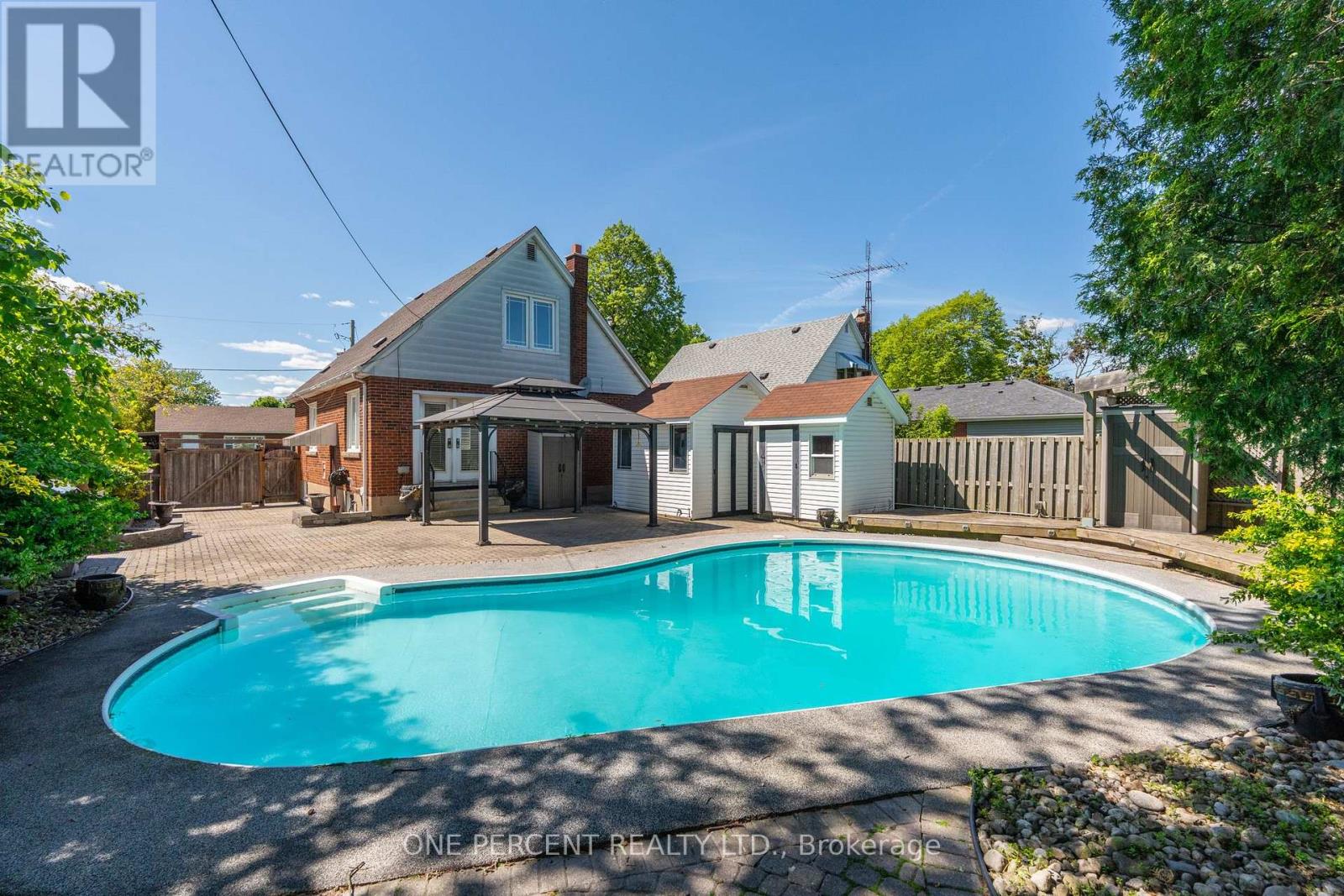 Detached at 27 DELEVAN CRESCENT, Hamilton (Hill Park)
