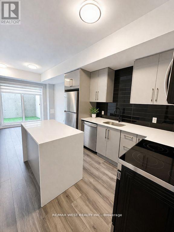 Townhouse at 110 - 6065 MCLEOD ROAD, Niagara Falls (Arad/Fallsview)
