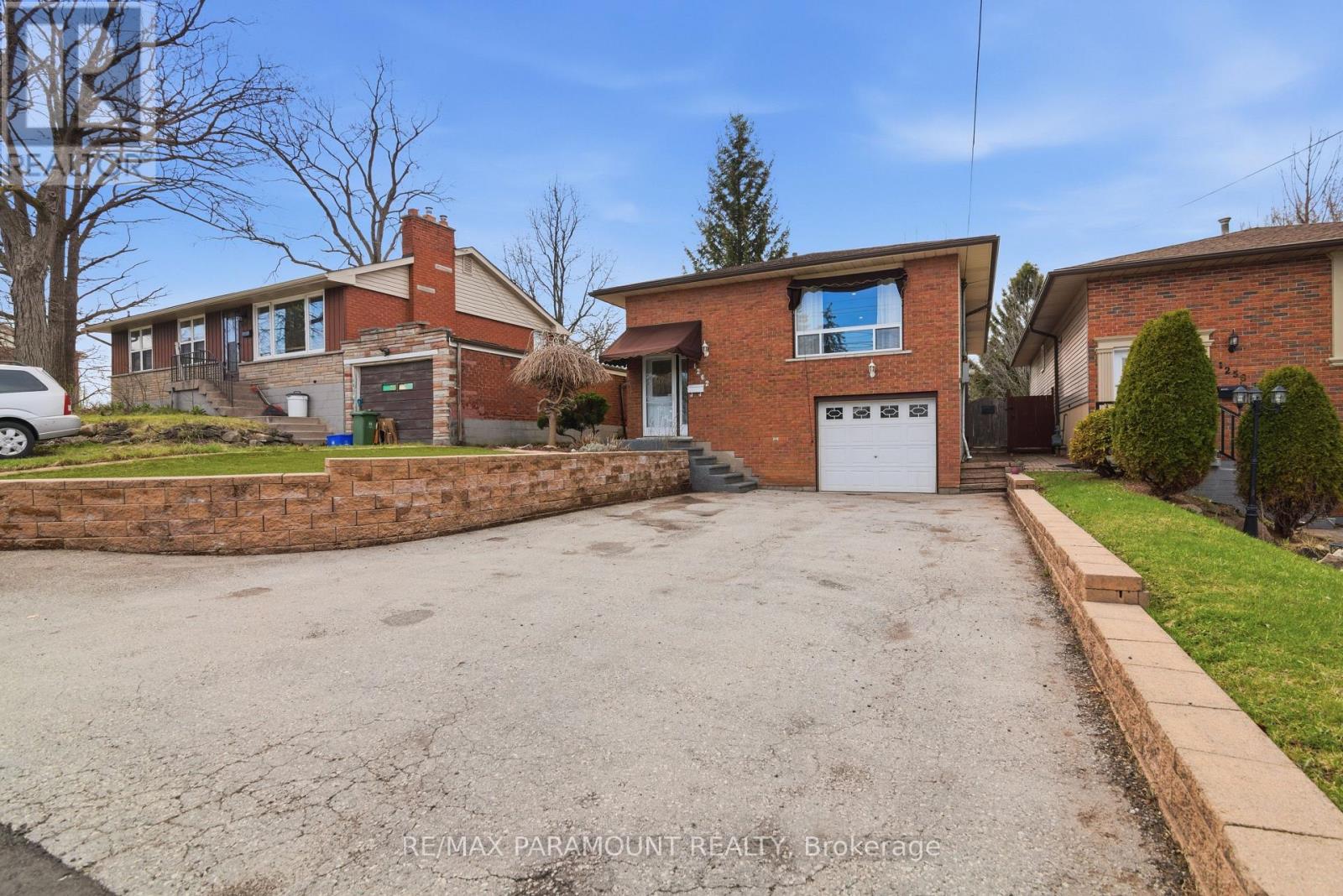 Detached at 1262 UPPER GAGE AVENUE, Hamilton (Randall)