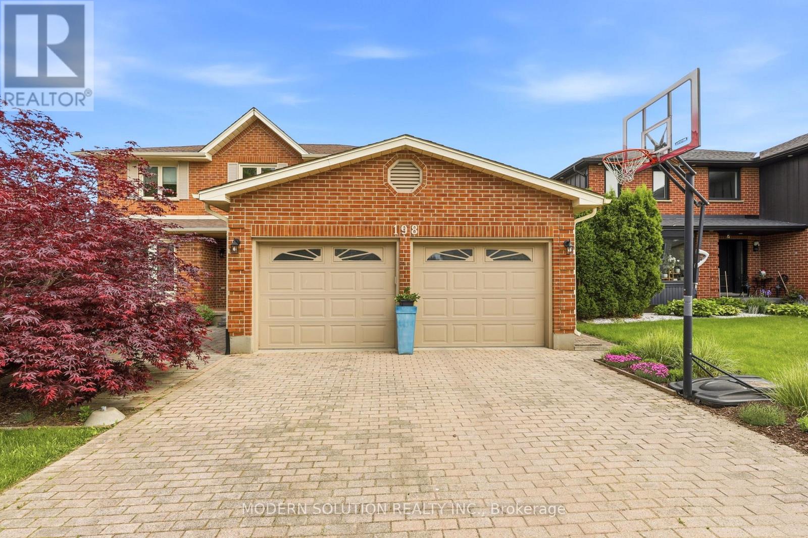 Detached at 198 PINE VALLEY DRIVE, London South (South N)