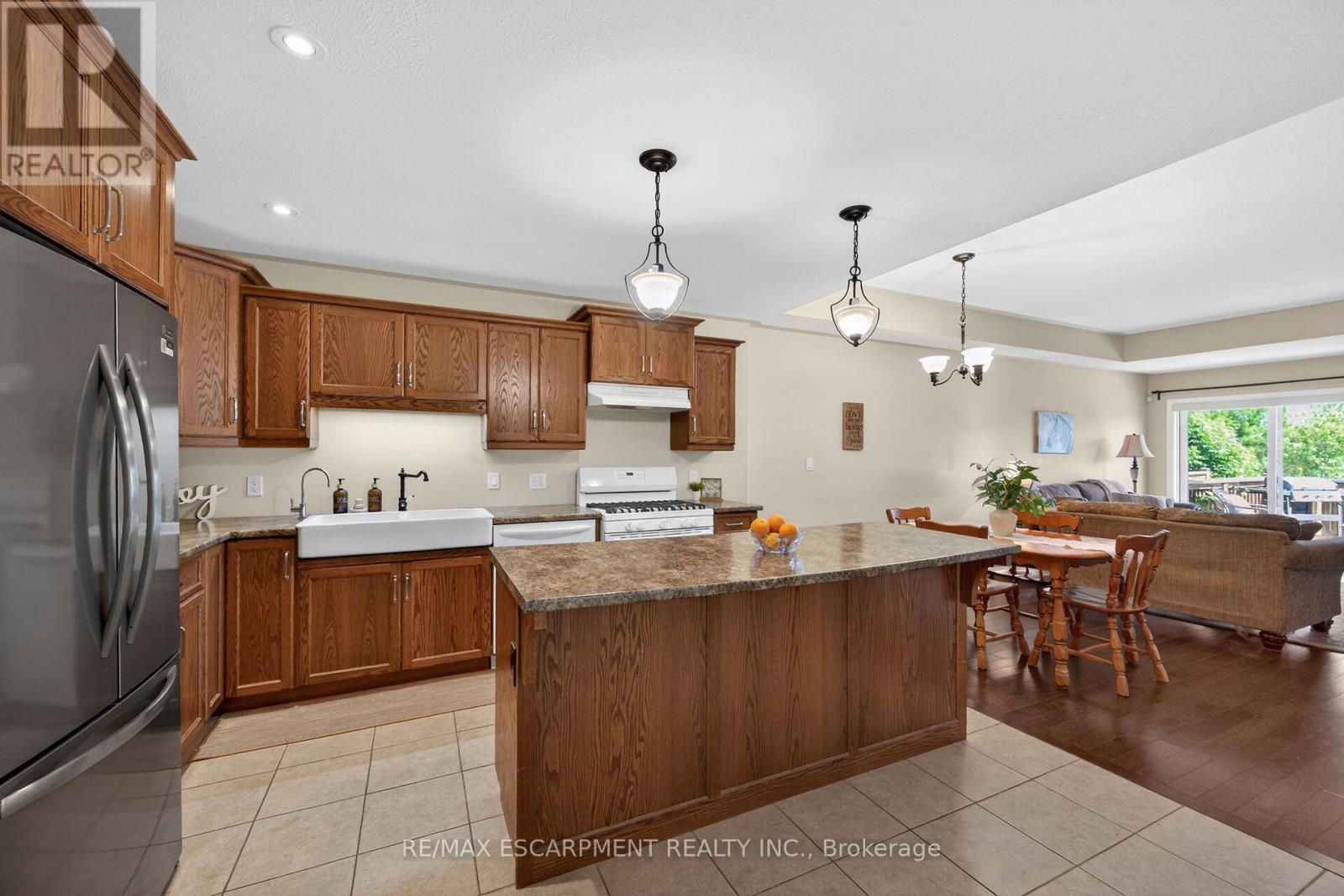 Townhouse at 10 EMILY STREET, Haldimand