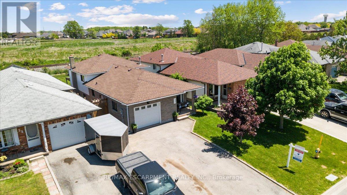 Detached at 37 NORTHRIDGE DRIVE, West Lincoln (Smithville)