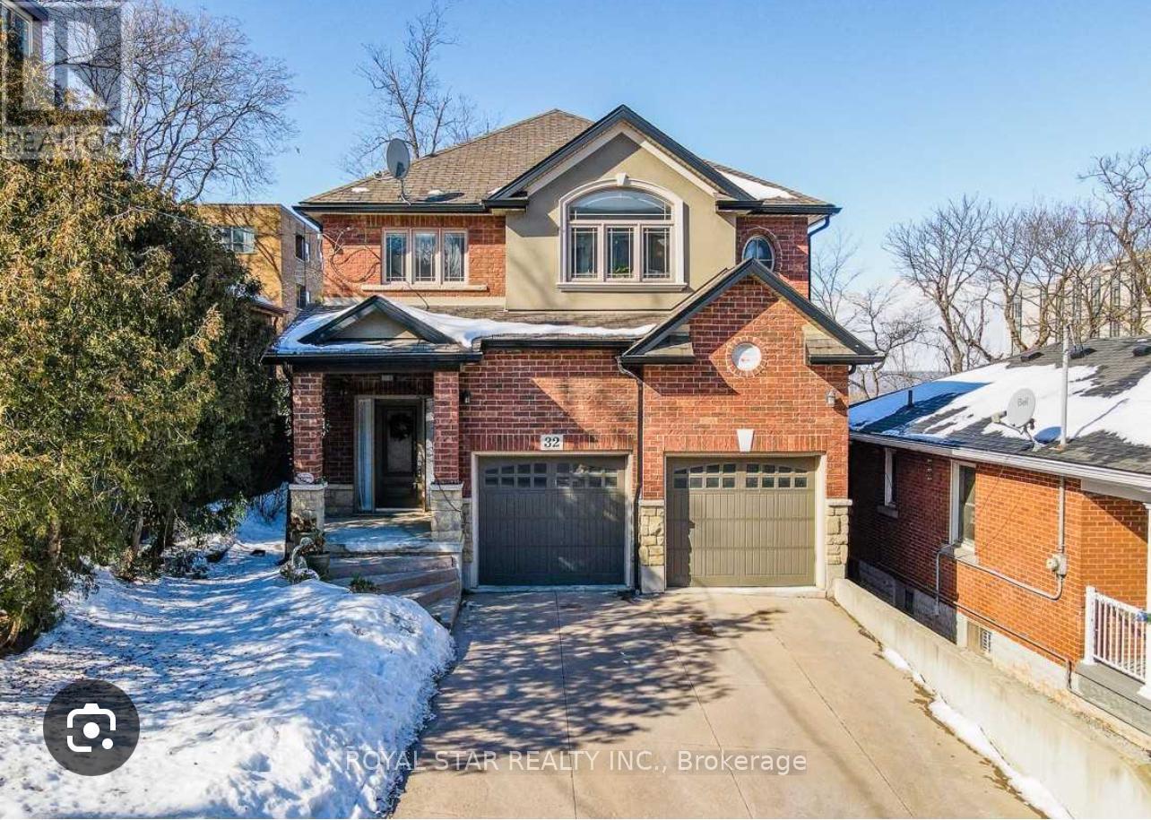 Detached at 32 MOUNTWOOD AVENUE, Hamilton (Corktown)