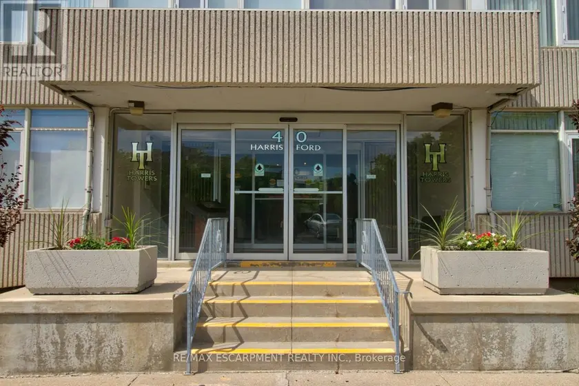 Apartment at 802 - 40 HARRISFORD STREET, Hamilton (Red Hill)