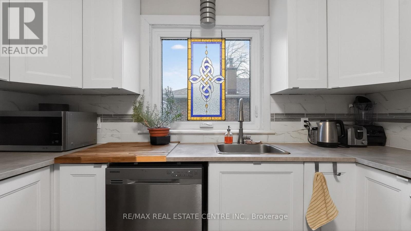 Detached at 342 EAST 17TH STREET, Hamilton