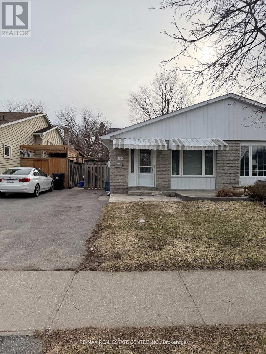 Semi-Detached/Link at 245 HERITAGE DRIVE, Kitchener