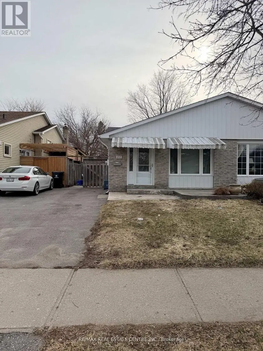 Semi-Detached/Link at 245 HERITAGE DRIVE, Kitchener