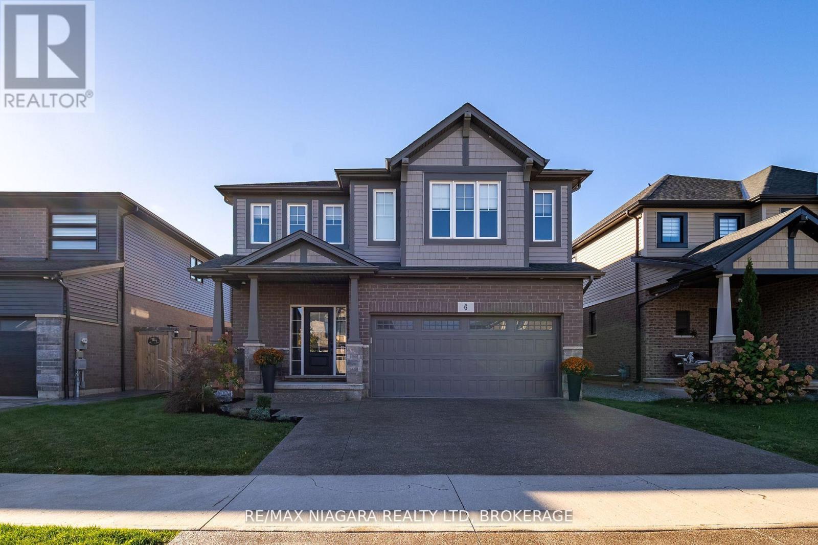 Detached at 6 MYRTLE STREET N, Pelham
