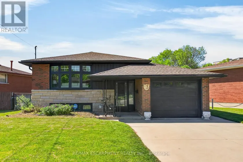 Detached at 83 RIVERDALE DRIVE, Hamilton