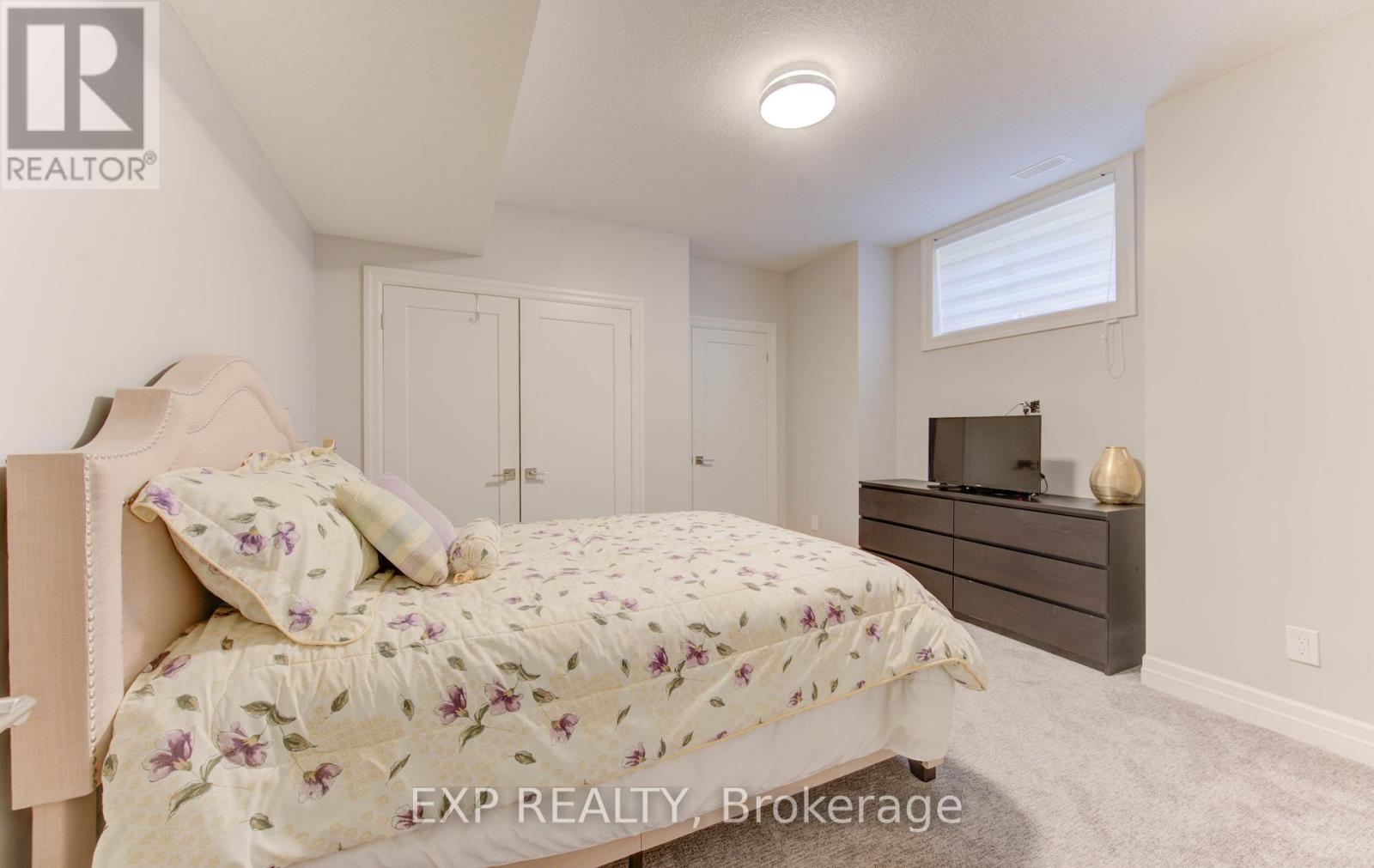 Detached at 52 EDGEHILL DRIVE, Kitchener