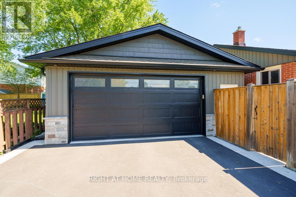 Detached at 118 WEST 33RD STREET, Hamilton