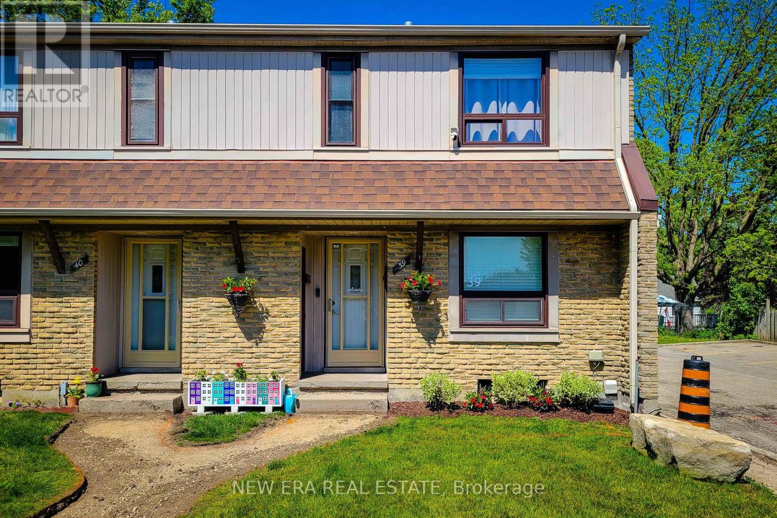 Townhouse at 39 - 280 THALER AVENUE, Kitchener