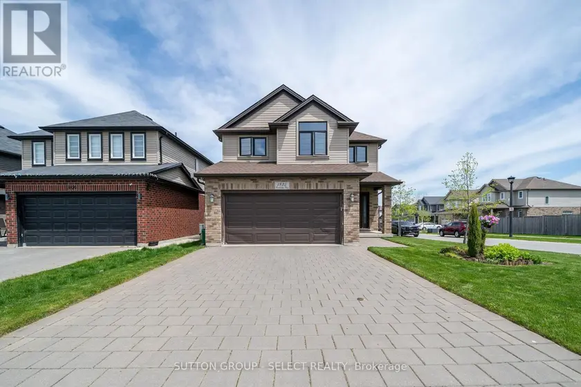 Detached at 1825 COULDRIDGE WAY, London
