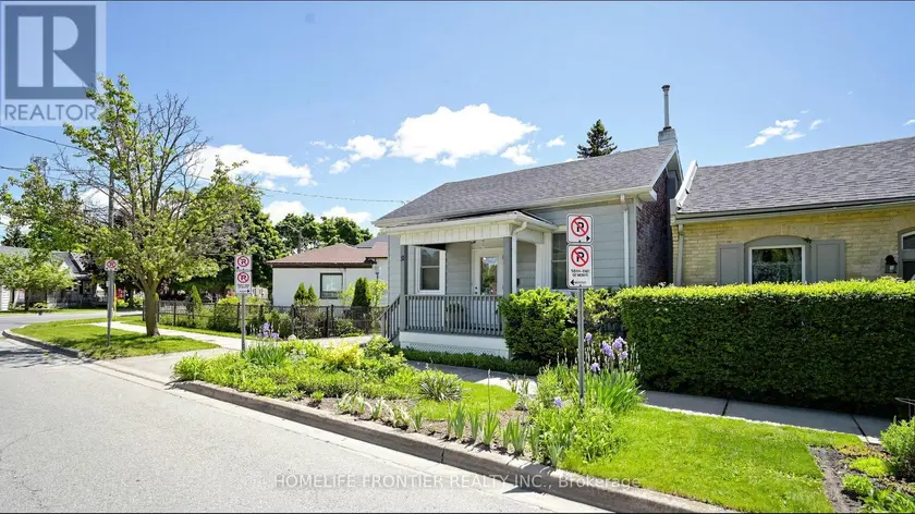 Detached at 81 RICHMOND STREET, Brantford