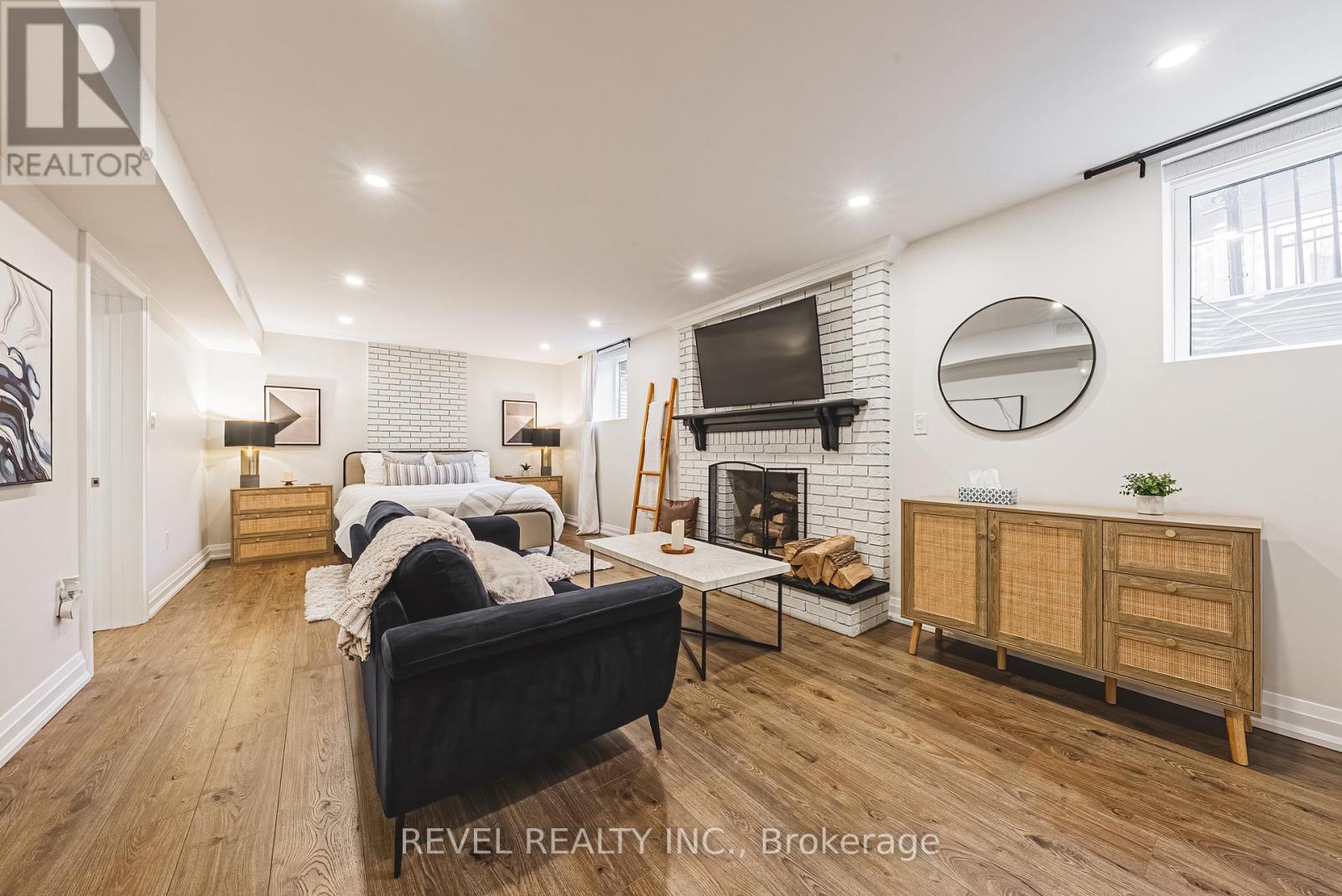 Detached at 45 GOLF CLUB ROAD, Hamilton