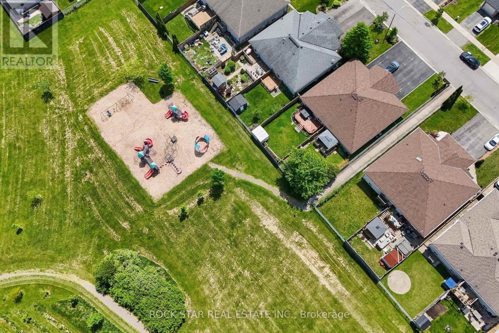Semi-Detached/Link at 56 GOLDEN ACRES DRIVE, West Lincoln