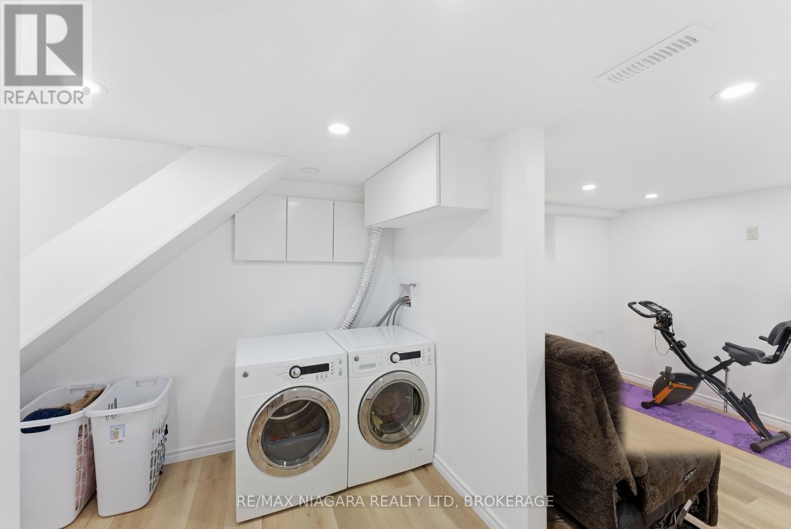 Detached at 243 GENEVA STREET, St. Catharines