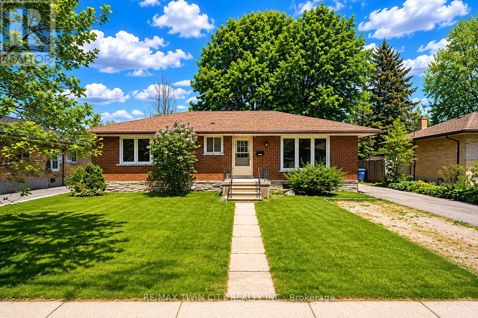Detached at 88 DUMBARTON STREET, Guelph (Riverside Park)