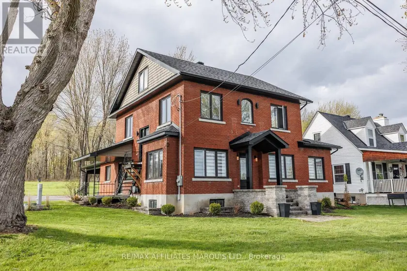 Detached at 3314 MONTREAL ROAD, Cornwall