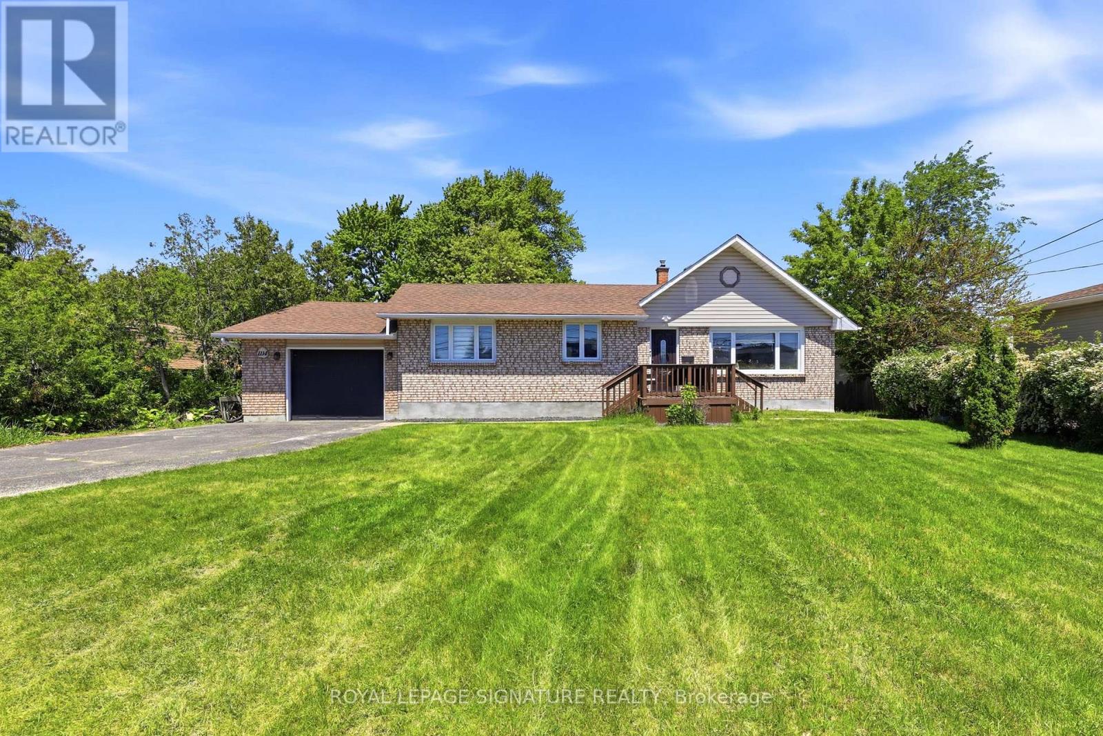 Detached at 1114 LAKESHORE ROAD, Sarnia