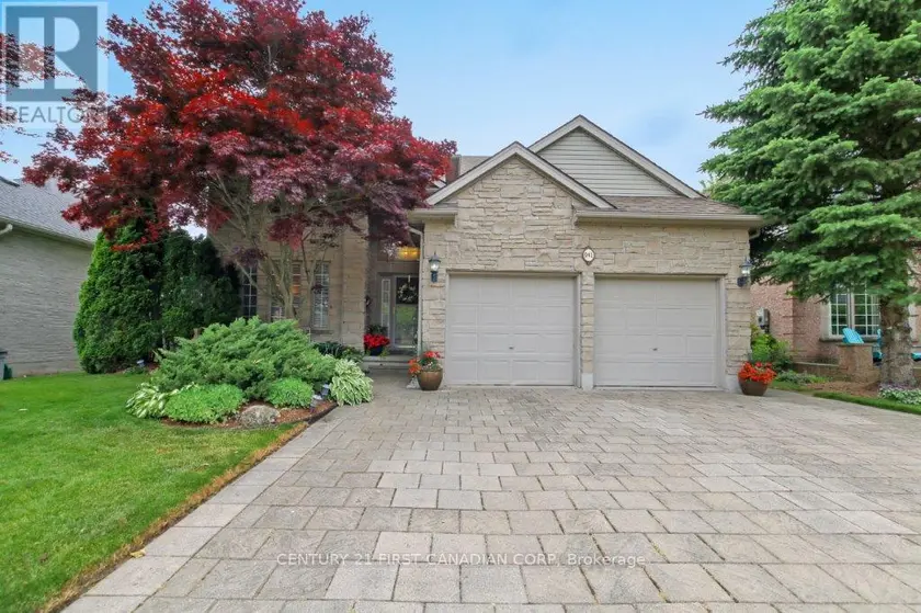 Detached at 941 BARCLAY ROAD, London South