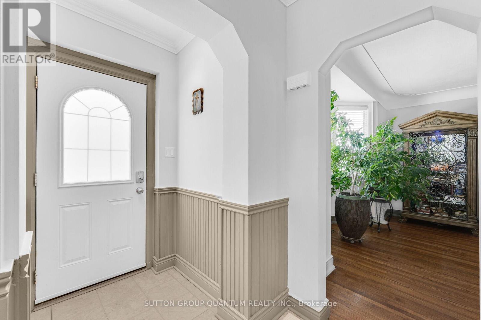 Detached at 1 GALBRAITH DRIVE, Hamilton