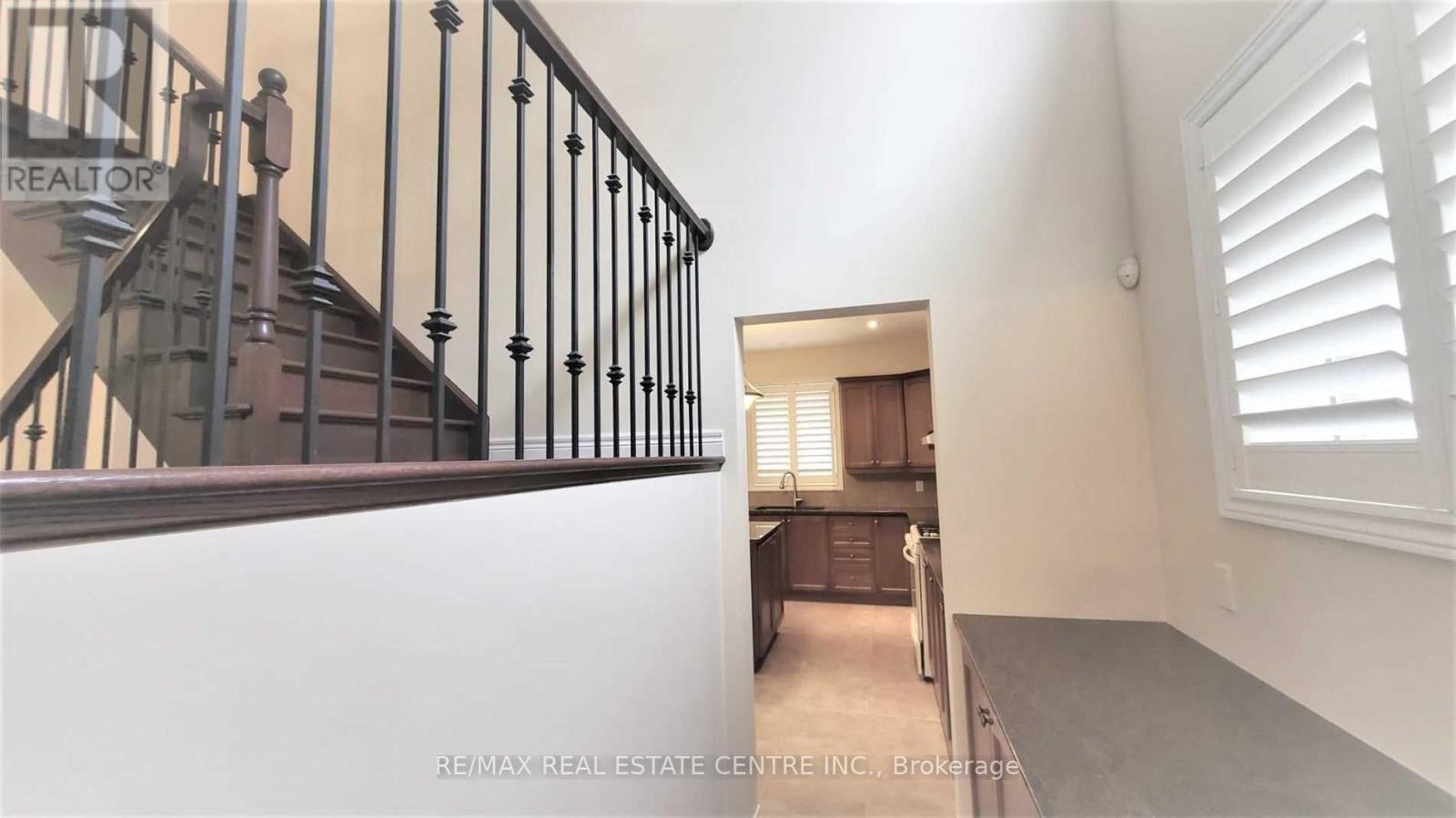 Detached at 15 SASHA COURT, Hamilton