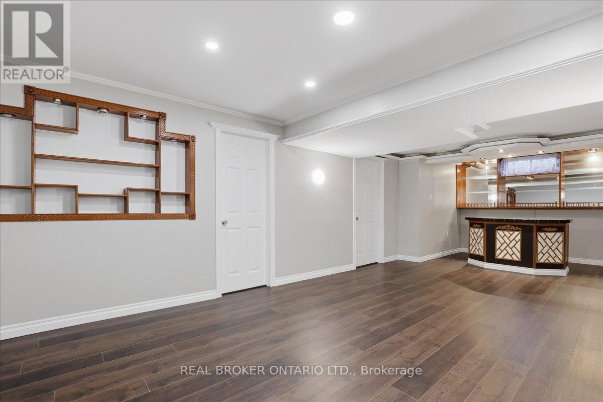 Detached at 71 WEST ACRES CRESCENT, Kitchener