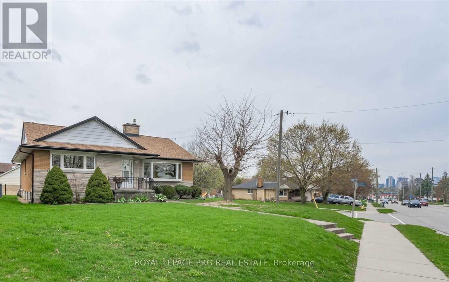 Detached at 107 WEBER STREET S, Waterloo