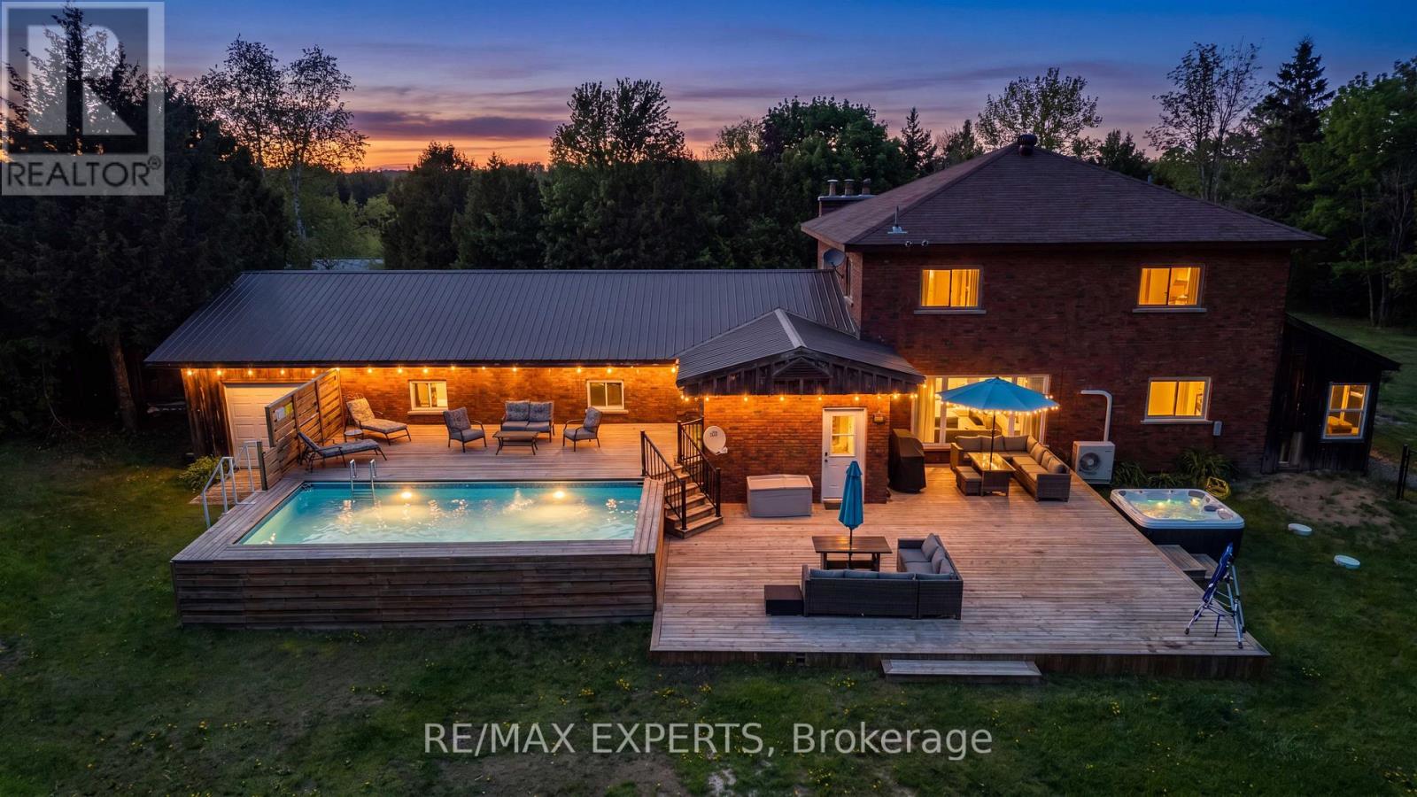 Detached at 2916 HWY 118E, Bracebridge (Oakley)