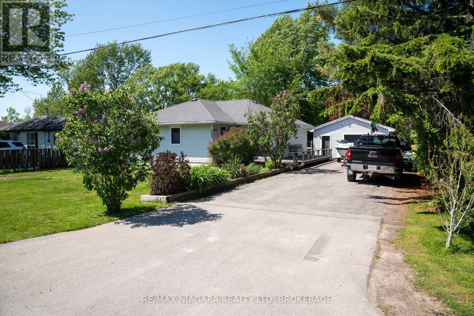 Detached at 2868 JUNE ROAD, Port Colborne (Sherkston)