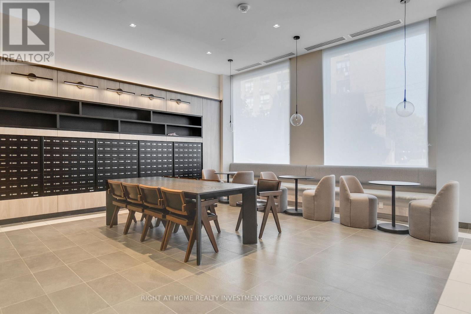 Apartment at 327 - 1 JARVIS STREET E, Hamilton