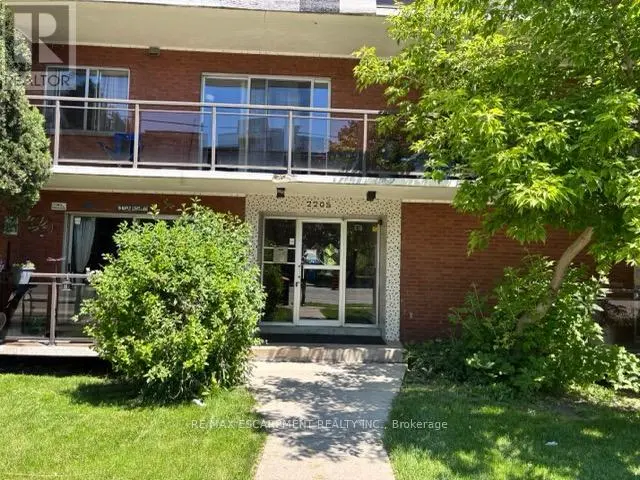 Multiplex at 1 - 2205 KING STREET E, Hamilton (Glenview)