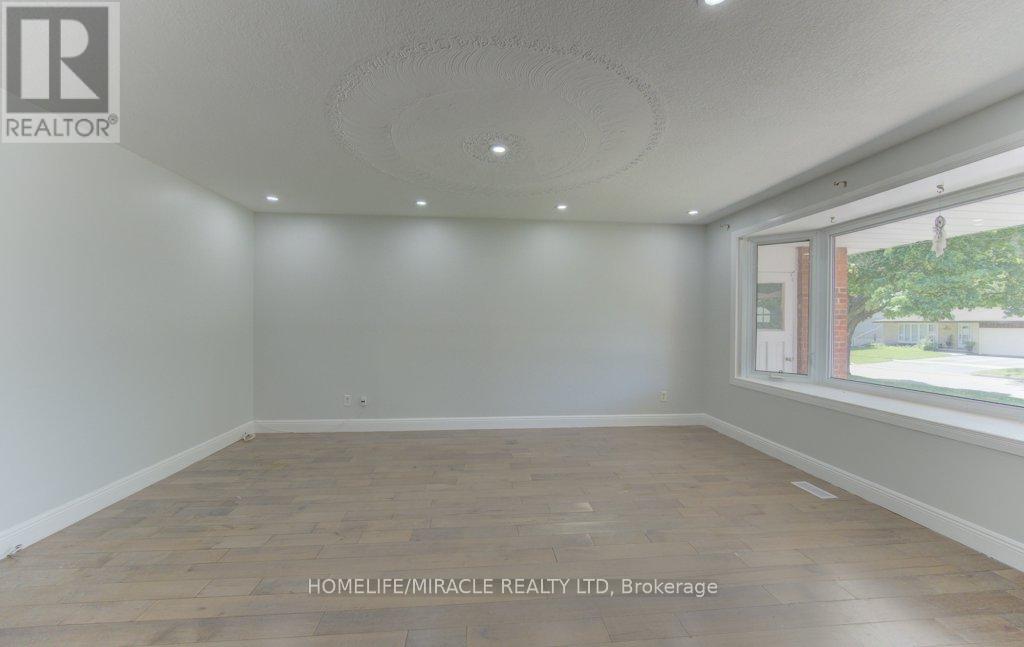 Detached at 80 LOWER CANADA CRESCENT, Kitchener