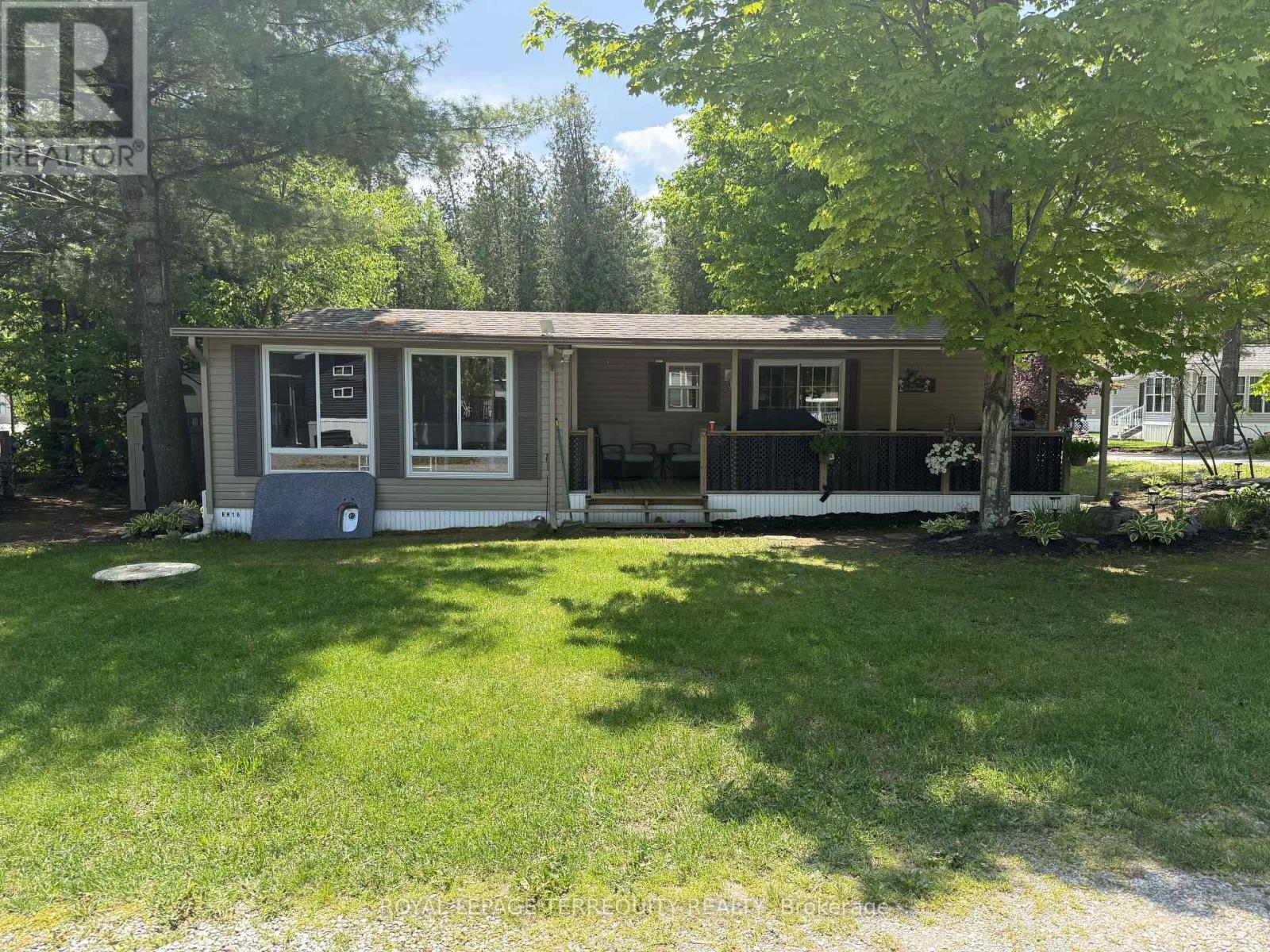 Detached at 16 ROCKHAVEN, Selwyn