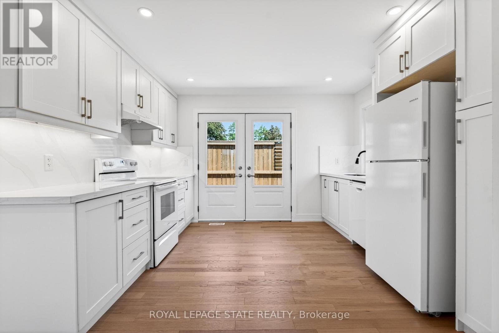 Detached at UPPER - 8 CORNELL AVENUE, Hamilton