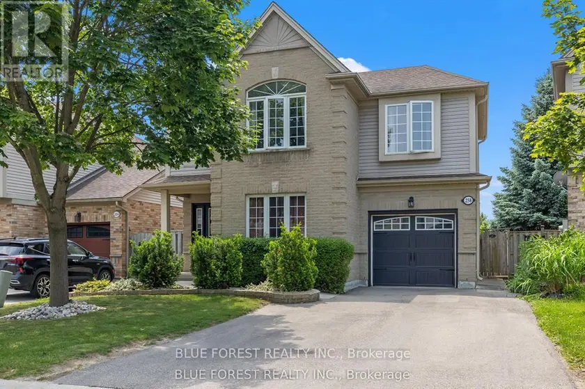 Detached at 258 SOUTH LEAKSDALE CIRCLE, London